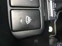 ホンダのフィットの運転席にあるこのボタンはどういう意味があるのです Yahoo 知恵袋