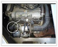 H21年式のエブリィワゴンda64wの助手席側のエンジンルーム写真の丸で囲っ Yahoo 知恵袋