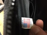 服の背襟にあるのはタグと言いますよね 内側のサイズ表示や素材表示されて付 Yahoo 知恵袋