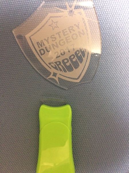 このようにペンライトのプラスチック部分が折れてしまったのですが、ラ