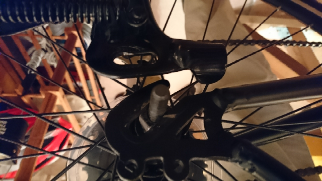 このクロスバイクをクイックリリース化しようと、思うんですができます