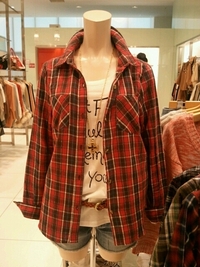 腰にチェックのシャツを巻くのって古いですか 腰巻きそのものは Yahoo 知恵袋