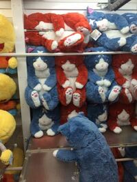 この赤と青の猫のキャラクターの名前を教えてください 妖怪 Yahoo 知恵袋