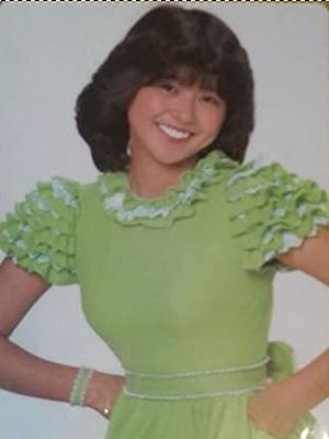 小泉今日子さん石原さとみさんどちらが可愛いと思いますか 画像は小泉 Yahoo 知恵袋