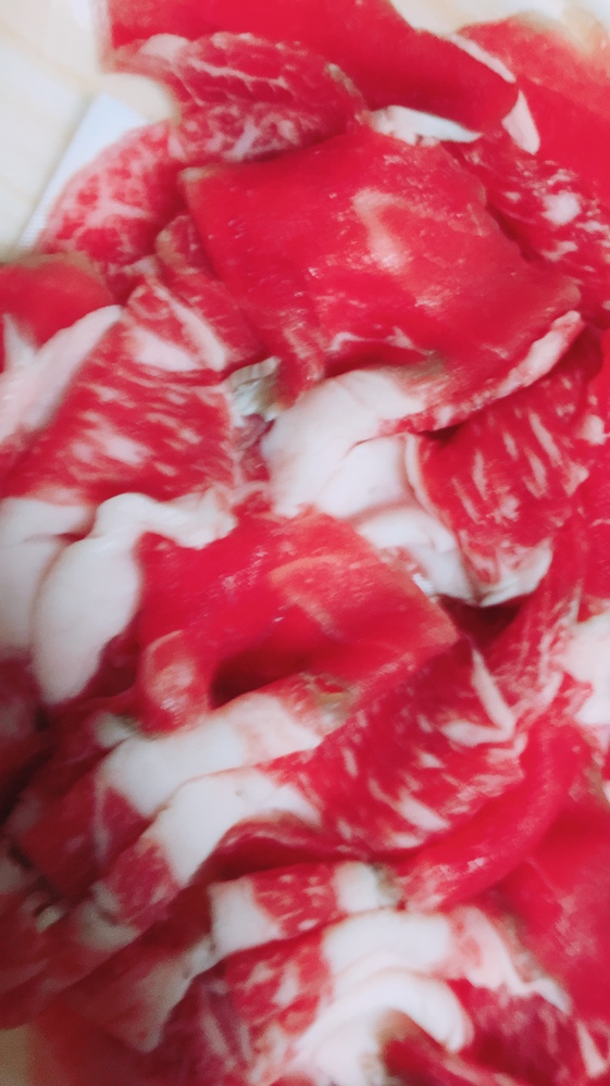 昨日買った牛肉ですが 所々茶色くて ヨーグルトの匂いみたいな酸っぱ Yahoo 知恵袋