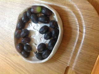 オリーブの実を収穫して忘れて常温でそのまま置いてしまいました そうしたらシワ Yahoo 知恵袋