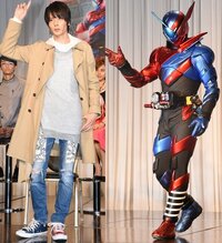 コンバースシューズで仮面ライダービルドの主人公桐生戦兎の真似で履いてるけど別 Yahoo 知恵袋