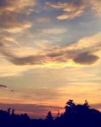 龍の顔のような雲を見ました 赤い目をした龍です 写っていませんが この時反対 Yahoo 知恵袋