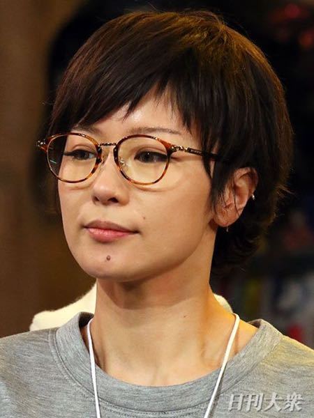椎名林檎さんがかけているこのメガネのブランドわかりますか？ - 以
