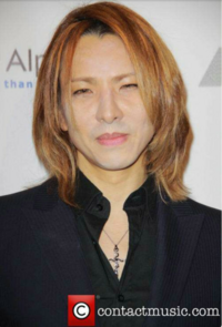 何故この時のyoshiki Xjapan 氏はノーメイクなのでしょうか Yahoo 知恵袋