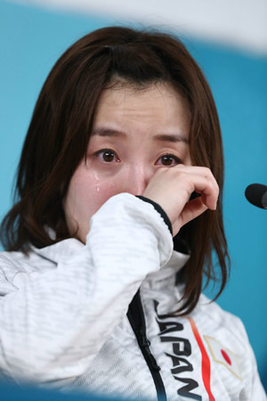 悔し涙を流す藤沢 平昌五輪 カーリング 女子準決勝 韓国戦の試合後 涙を流し Yahoo 知恵袋