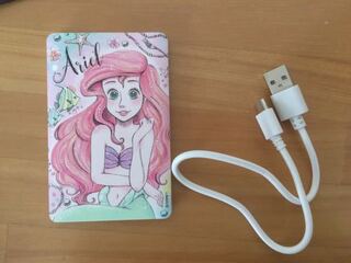 ディズニーストアでこのモバイルバッテリーを買ったんですが スマホとモバイルバ Yahoo 知恵袋