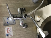 ユニットバスの浴槽に洗濯機を置きたいのですが この蛇口をどのようにすれば 手洗い 教えて 住まいの先生 Yahoo 不動産