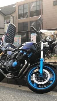 バイク王のcmで 女性がバイクの格好でダンスしてて横でバイクに乗 Yahoo 知恵袋