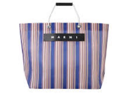 来週イタリア旅行に行きます。MARNIマルニのトートバッグを買えたらと 