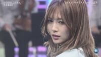 先日mステで乃木坂46がでました その時センターの白石麻衣さんの髪色が Yahoo 知恵袋