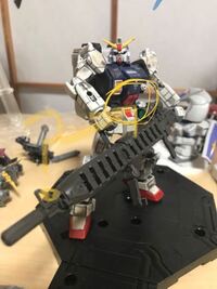 陸戦型ガンダムについて質問です コックピットの下の部分の赤いところって何に当 Yahoo 知恵袋