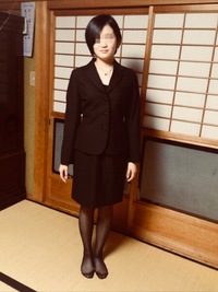 本物の心霊写真ですか タンスのところの人の顔のことですか Yahoo 知恵袋