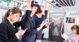 電車内で叫んでみたいと思いませんか 皆んな 全員スマホ止めーーーーっ 全 Yahoo 知恵袋