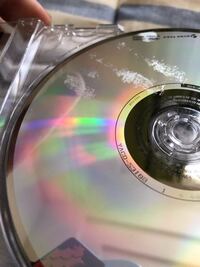 中古CDをメルカリ買いましたが、開封すると、ケースも綺麗で、CD盤も 