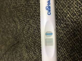 妊娠検査薬を使用したのですがこれは陽性なのでしょうか 元々生理不順なので生理 Yahoo 知恵袋
