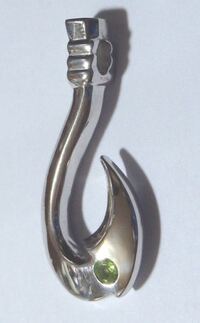 釣針の デザインのネックレスが欲しいのですが どこに売ってま Yahoo 知恵袋