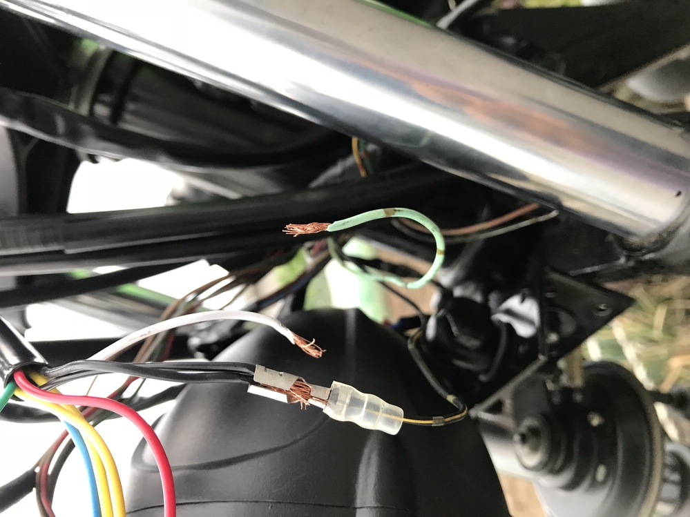 カワサキ250trというバイクの配線で困っています。ミニメーターに