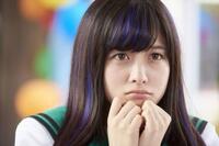 この橋本環奈の青色の髪は染めていますか エクステですか キレイに青色が Yahoo 知恵袋