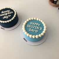 今度センイルケーキ 誕生日ケーキ を作ります このような淡い青というか暗 Yahoo 知恵袋