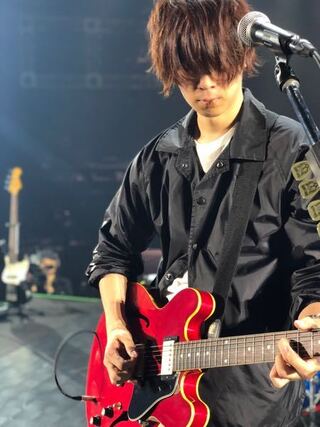 Bumpofchickenのこの写真に写ってるのは 増川弘明さ Yahoo 知恵袋