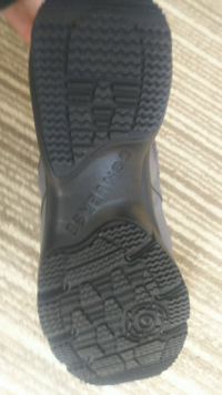 来月初旬札幌に行きます 靴底のボコボコがこれくらいあれば取付用の滑り止めしな Yahoo 知恵袋
