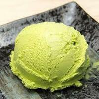 抹茶アイスの緑の着色料は蚕の糞ですか 原材料に抹茶と書いて Yahoo 知恵袋