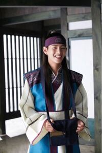 花郎 ファラン の挿入歌で Bts防弾少年団のvとjinが歌ってい Yahoo 知恵袋