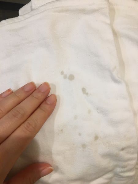 教えてください‼️ - 白の綿パンツが、雪道を歩いた際に泥汚れが付いて