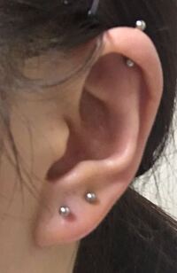 皆さんならもう一個ピアス開けるとしたらどこに開けますか 写真は左耳で右 Yahoo 知恵袋