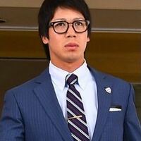 山田哲人選手のかけてるこの眼鏡はどこのメーカーの何の眼鏡ですか Yahoo 知恵袋
