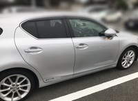 車の板金の仕上がりについて質問です 運転席ドアを板金修理したんですが 後ろの Yahoo 知恵袋