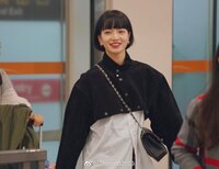 この小松菜奈さんがお召しになっている黒のジャケット？ブルゾン？のブ