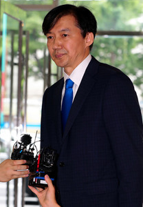 韓国の曺国 チョ グク 氏は むいても むいても出てくるスキャンダルを揶揄し Yahoo 知恵袋