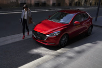 マツダデミオが9月にビッグマイナーチェンジでmazda2になりますが フルモ Yahoo 知恵袋