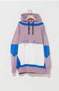 男子高校生でこのパーカーってどうですか 同じく高校生です 別にい Yahoo 知恵袋