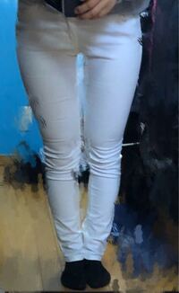 生まれつき痩せている女性の場合 細いのがコンプレックスで足に肉がないからミニス Yahoo 知恵袋