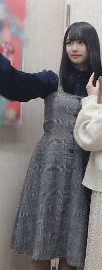 この日向坂46の上村ひなのちゃんがきてる服の特定をお願いします ワ Yahoo 知恵袋