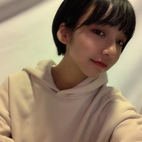 山之内すずさんのような髪型にしたいんですけど なんてお願いしたらいいでしょ Yahoo 知恵袋