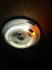 部屋の電気の丸型蛍光灯を先日 交換したのですが点く時に赤く光ります これは何なの 教えて 住まいの先生 Yahoo 不動産