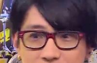 写真の方の眼鏡についての質問です こちらの方は声優の 江口拓 Yahoo 知恵袋