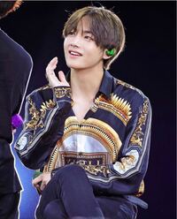 Btsのテテが着用していた柄シャツはどこで買えますか Gucciの Yahoo 知恵袋