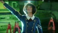 欅坂46の平手友梨奈ですが、ナチス式敬礼に似てませんか？ 