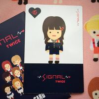 Twiceのラブリーじゃない方の 目が点とした方のキャラクターのグッズは今購 Yahoo 知恵袋