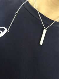 たまに首に銀や金のネックレスをしている人を見るのですがスポーツネックレス Yahoo 知恵袋